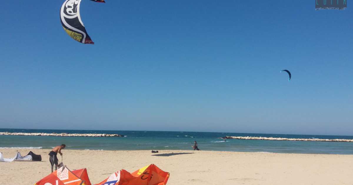 ​Bari, Sup e Kitesurf sulla spiaggia: sembra la California ma � Pane e Pomodoro